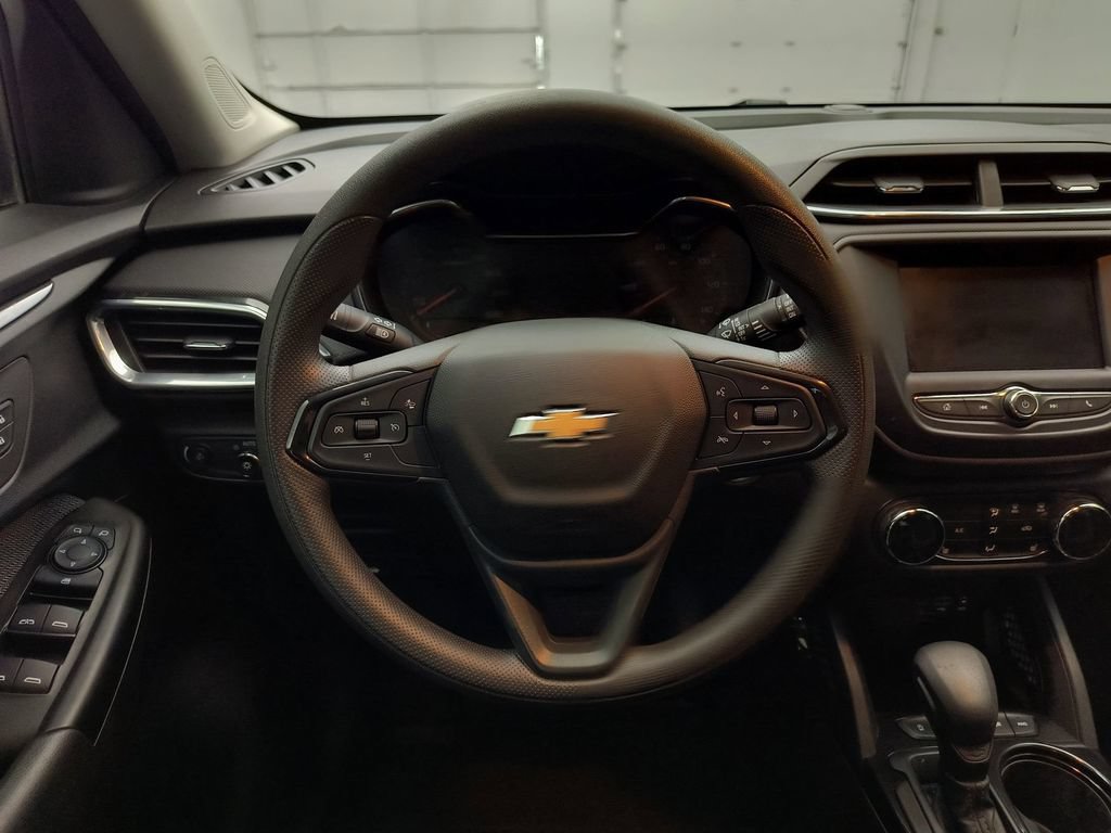 Used 2023 Chevrolet TrailBlazer LT AWD/4WD image 20