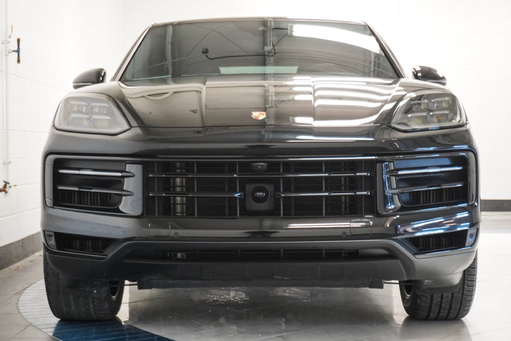 Used 2024 Porsche Cayenne Coupe AWD/4WD image 34