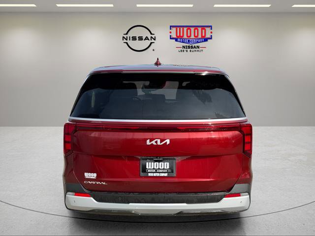 Used 2025 Kia Carnival image 4