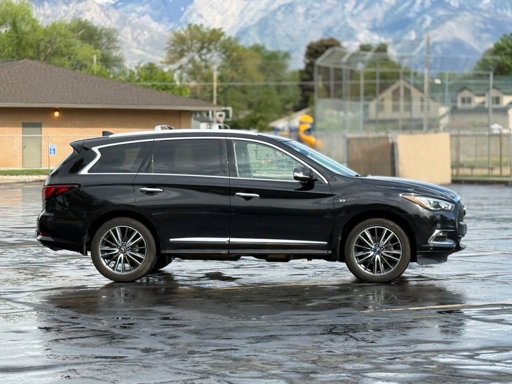 Used 2017 INFINITI QX60 Luxe AWD/4WD image 4