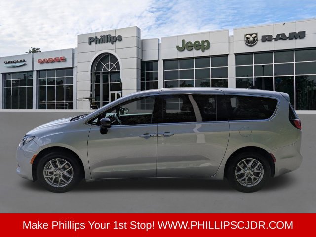 Certified 2026 Chrysler Voyager LX FWD image 5