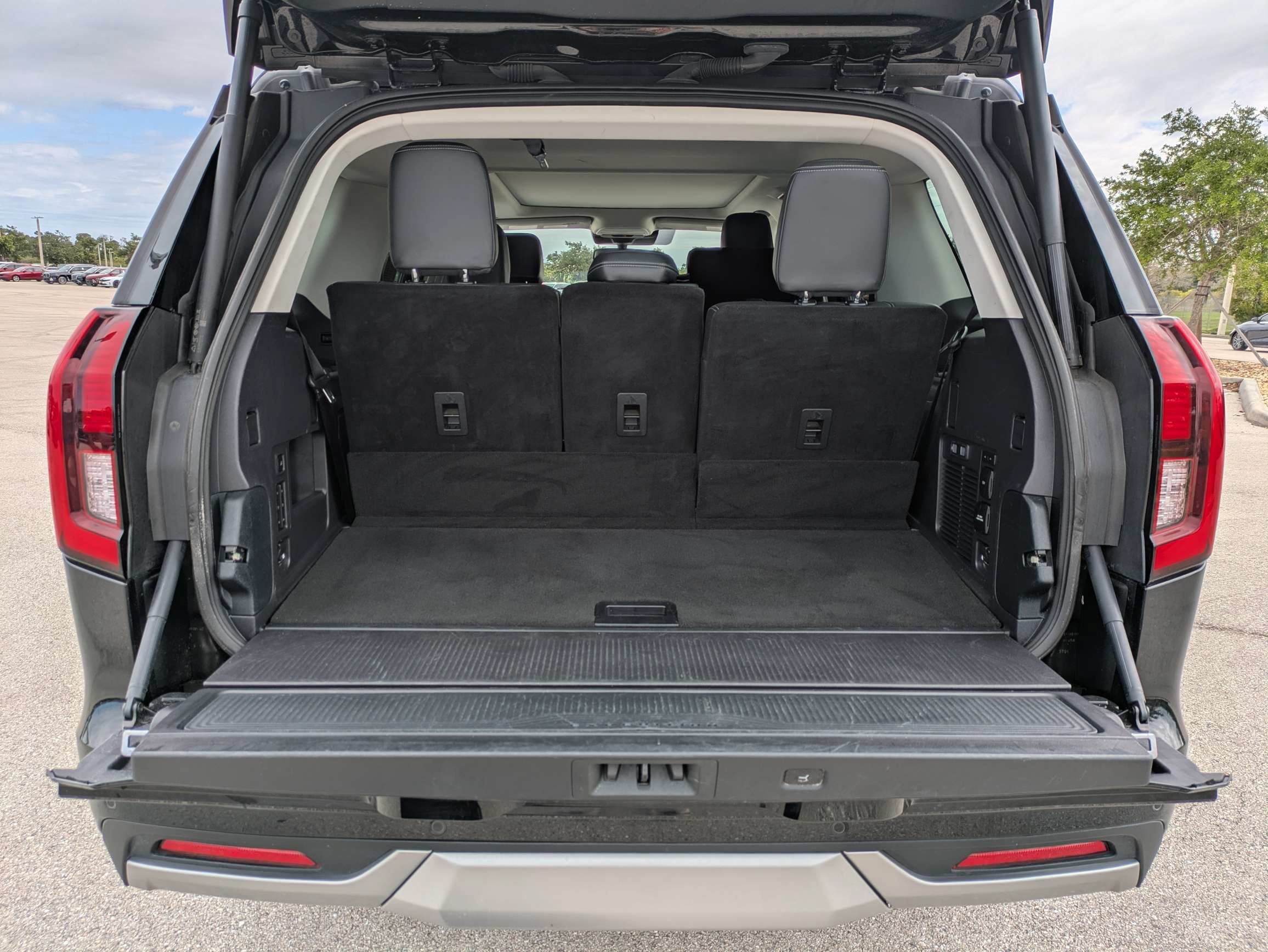 Used 2025 Ford Expedition Platinum AWD/4WD image 15