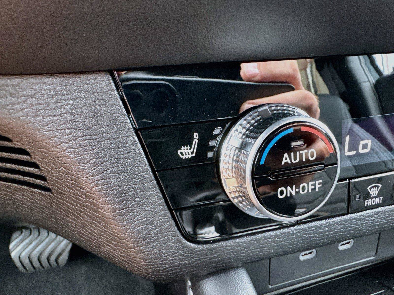 New 2026 Mitsubishi Outlander SE FWD image 19