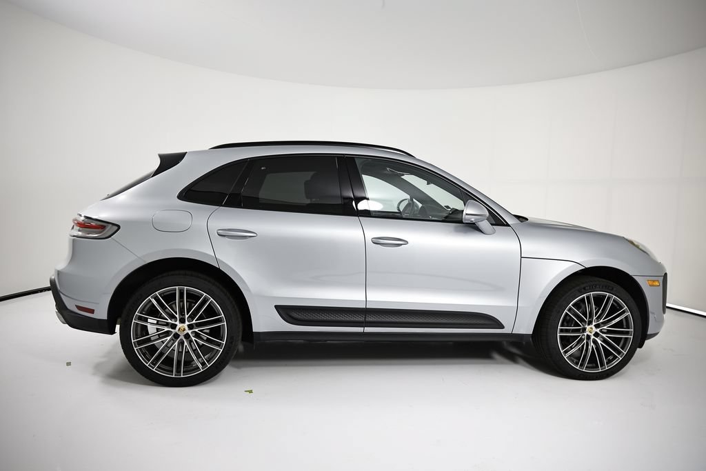 Certified 2026 Porsche Macan AWD/4WD image 8