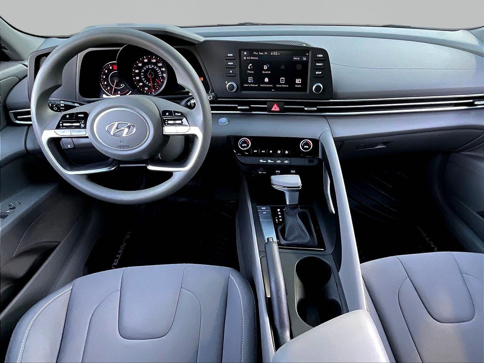 Used 2023 Hyundai Elantra SEL FWD image 7