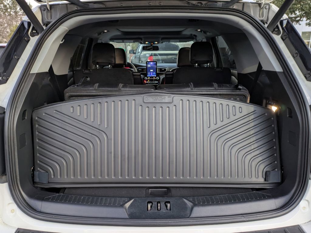 Used 2022 Ford Explorer Limited w/ Limited Technology Package image 13