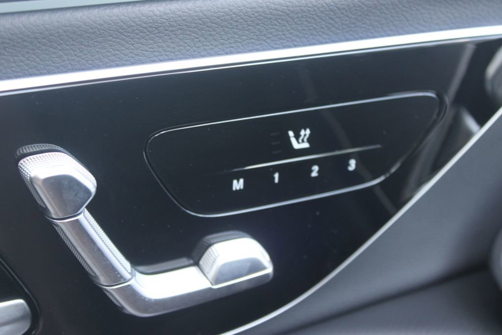 Used 2025 Mercedes-Benz E 350 Sedan image 40