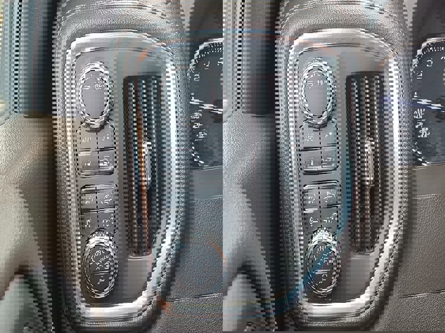 Used 2020 GMC Sierra 1500 SLT w/ SLT Premium Plus Package image 18