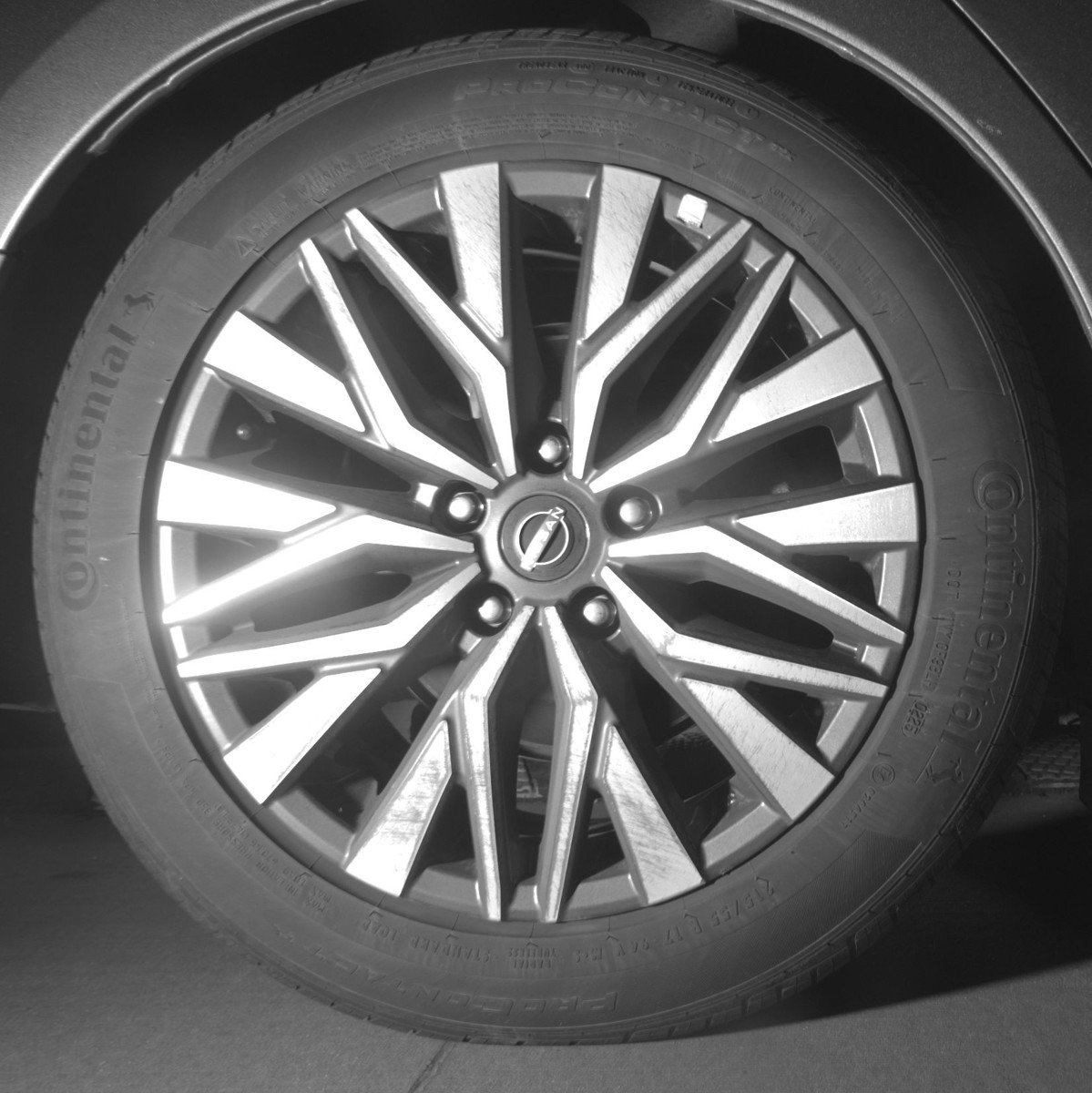 Used 2025 Nissan Altima 2.5 SV FWD image 15