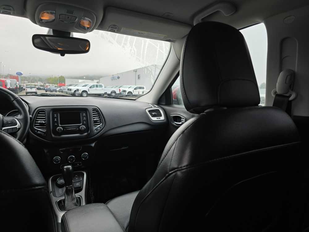 Used 2018 Jeep Compass Latitude w/ Cold Weather Group image 14