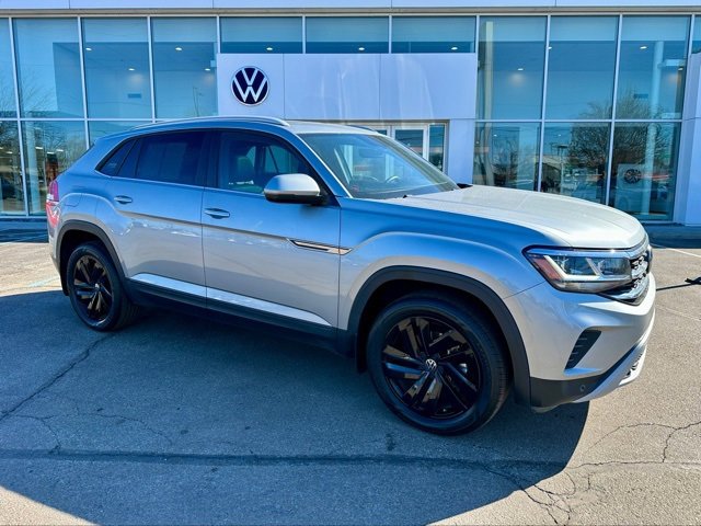 Certified 2022 Volkswagen Atlas Cross Sport SE w/ Panoramic Sunroof Package