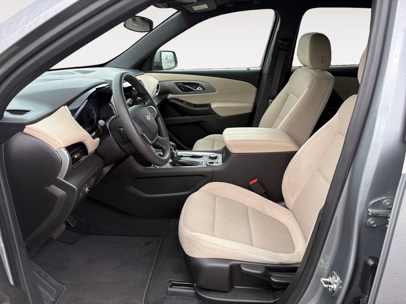 Used 2023 Chevrolet Traverse LS w/ Safety Package image 19