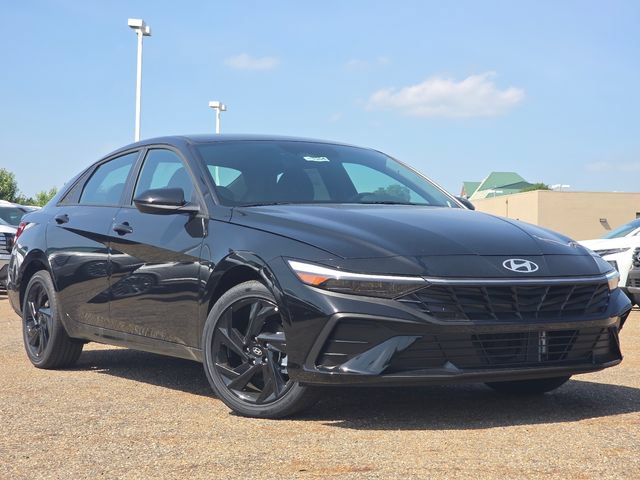 New 2026 Hyundai Elantra SEL FWD image 2