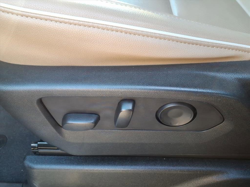 Used 2021 Chevrolet Suburban Premier image 13