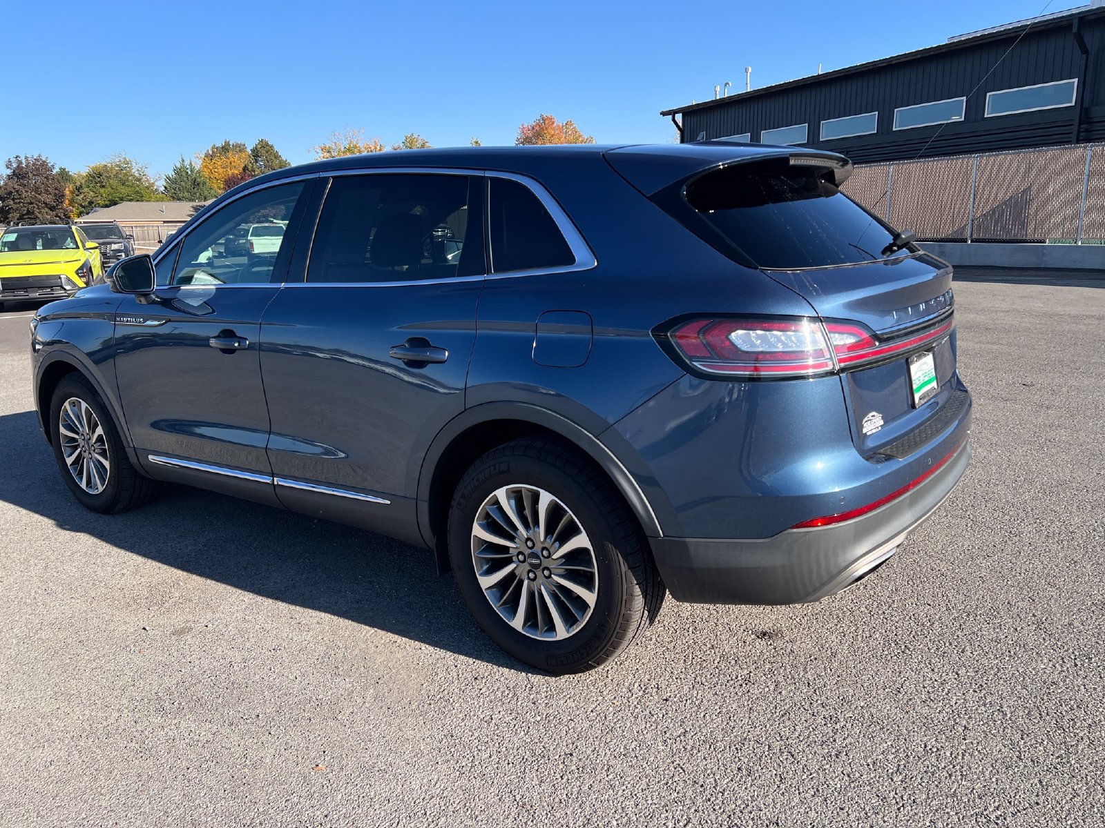 Used 2019 Lincoln Nautilus Select AWD/4WD image 5