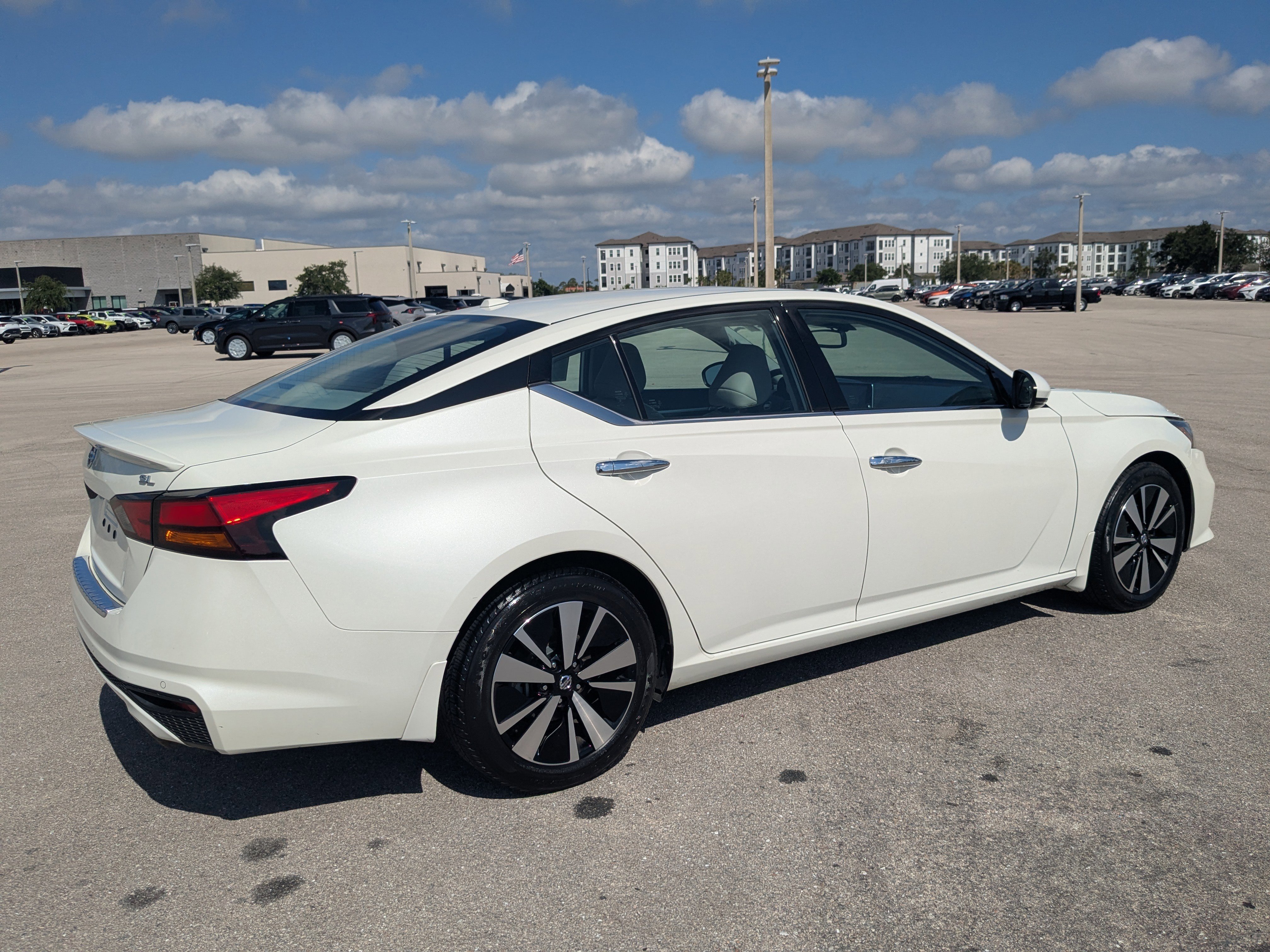 Used 2020 Nissan Altima 2.5 SL FWD image 5