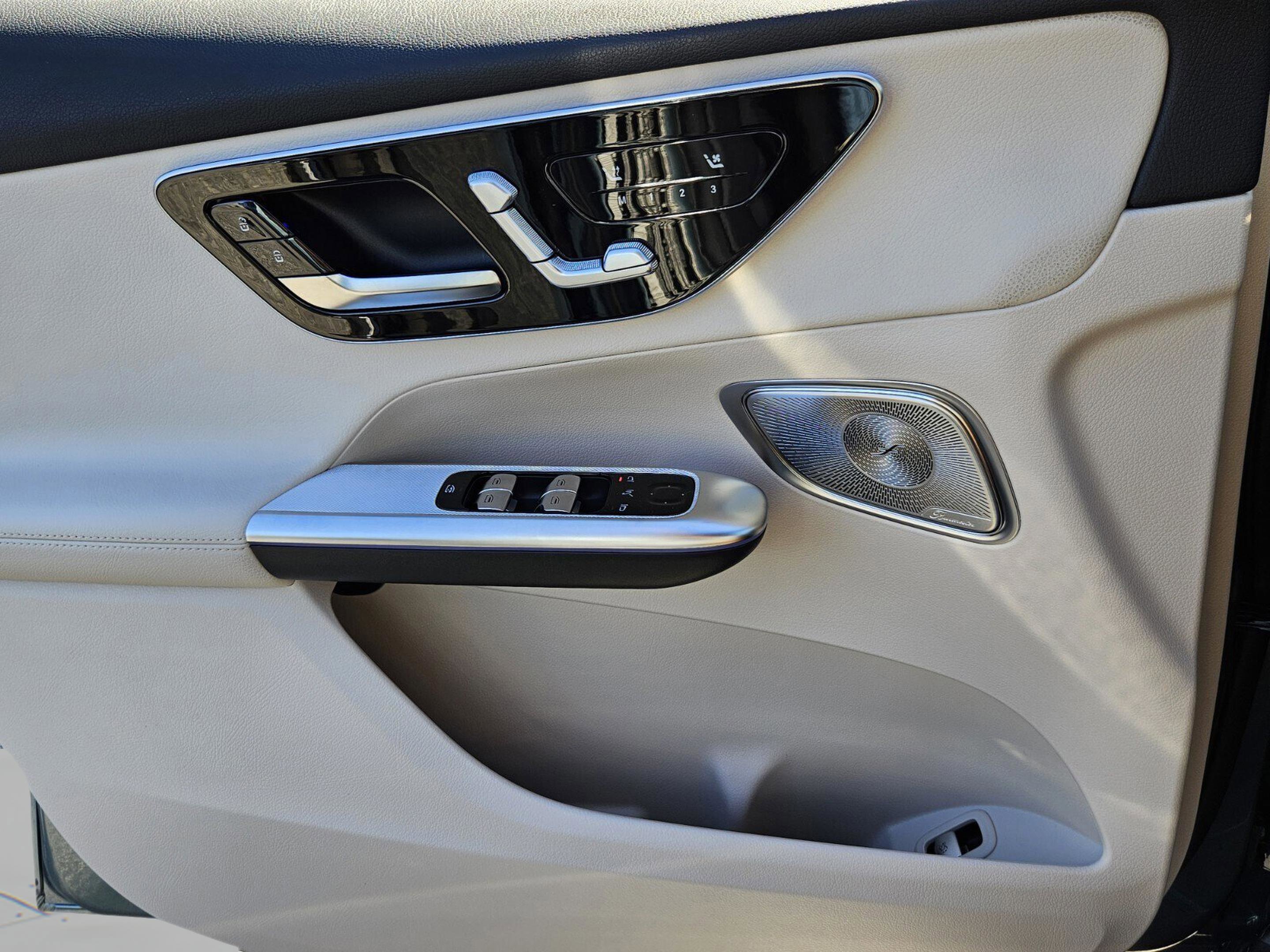 New 2026 Mercedes-Benz GLC 300 image 36