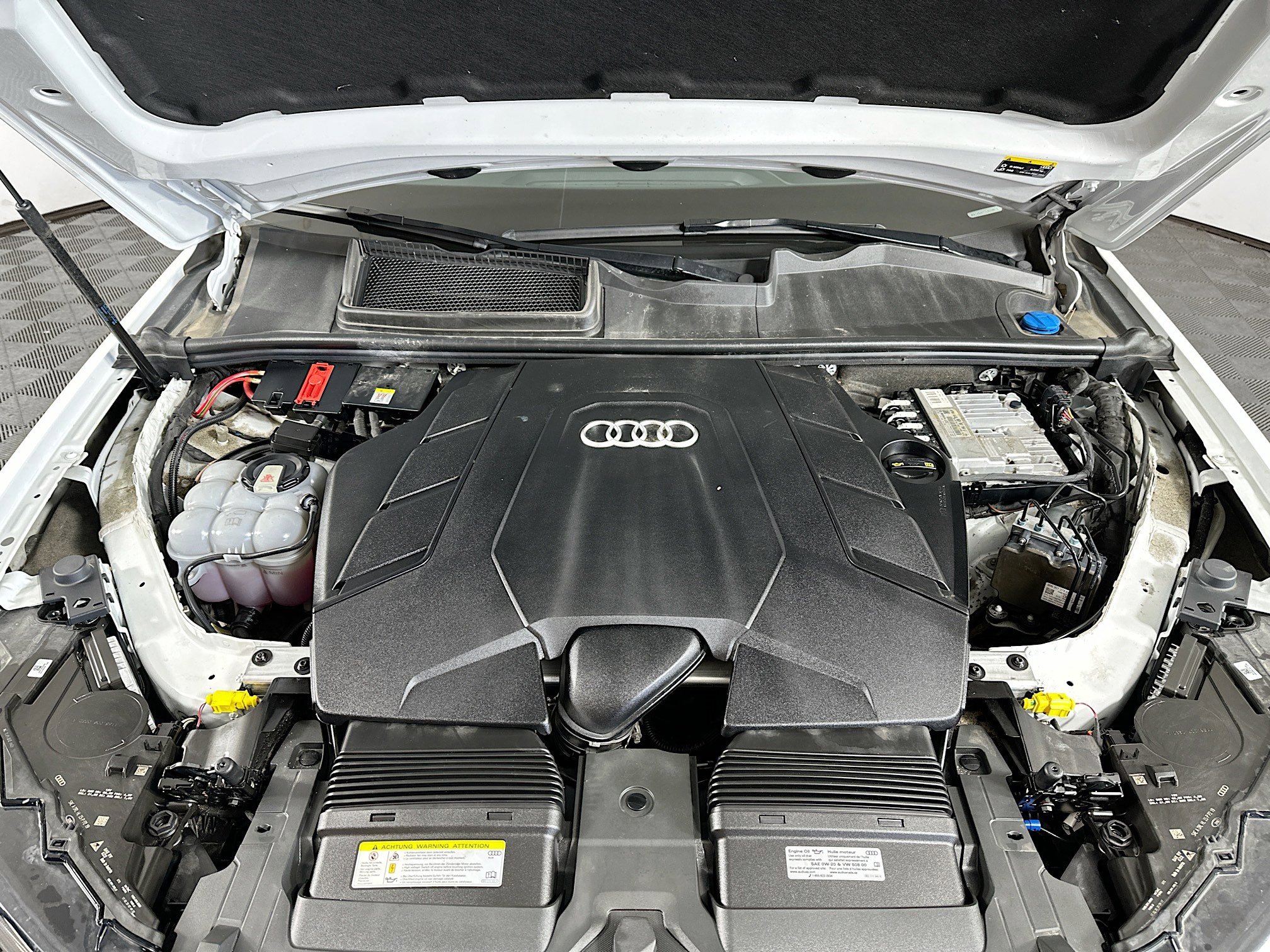 Used 2020 Audi Q7 3.0T Prestige image 32