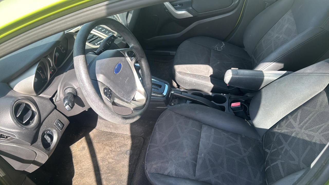 Used 2012 Ford Fiesta SE FWD image 6