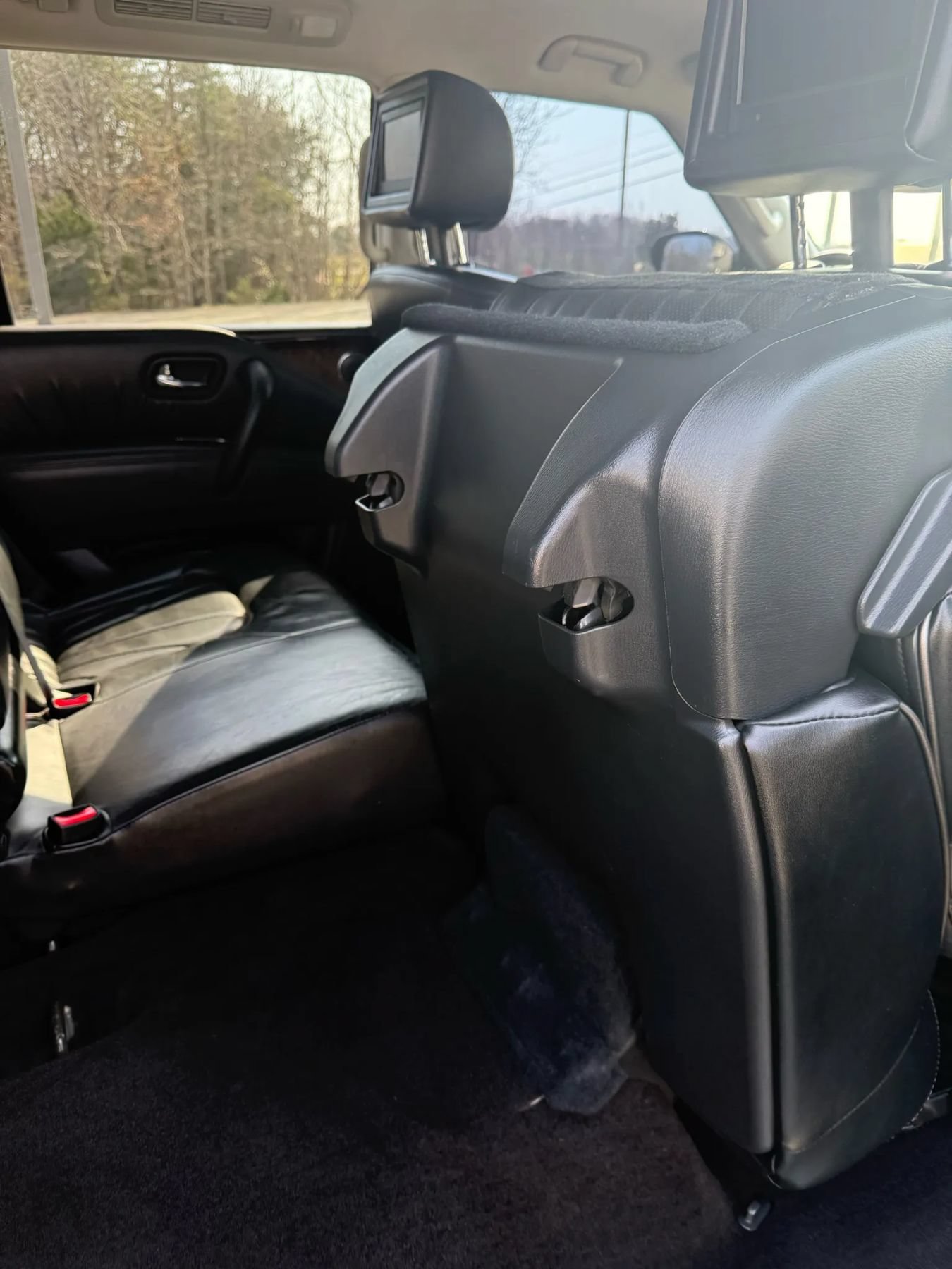 Used 2012 INFINITI QX56 4WD w/ Deluxe Touring Pkg image 37