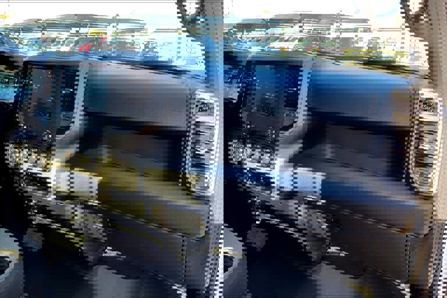 Used 2024 RAM 3500 Tradesman w/ Chrome Appearance Group image 17