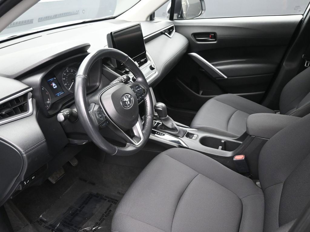 Used 2024 Toyota Corolla Cross LE image 11