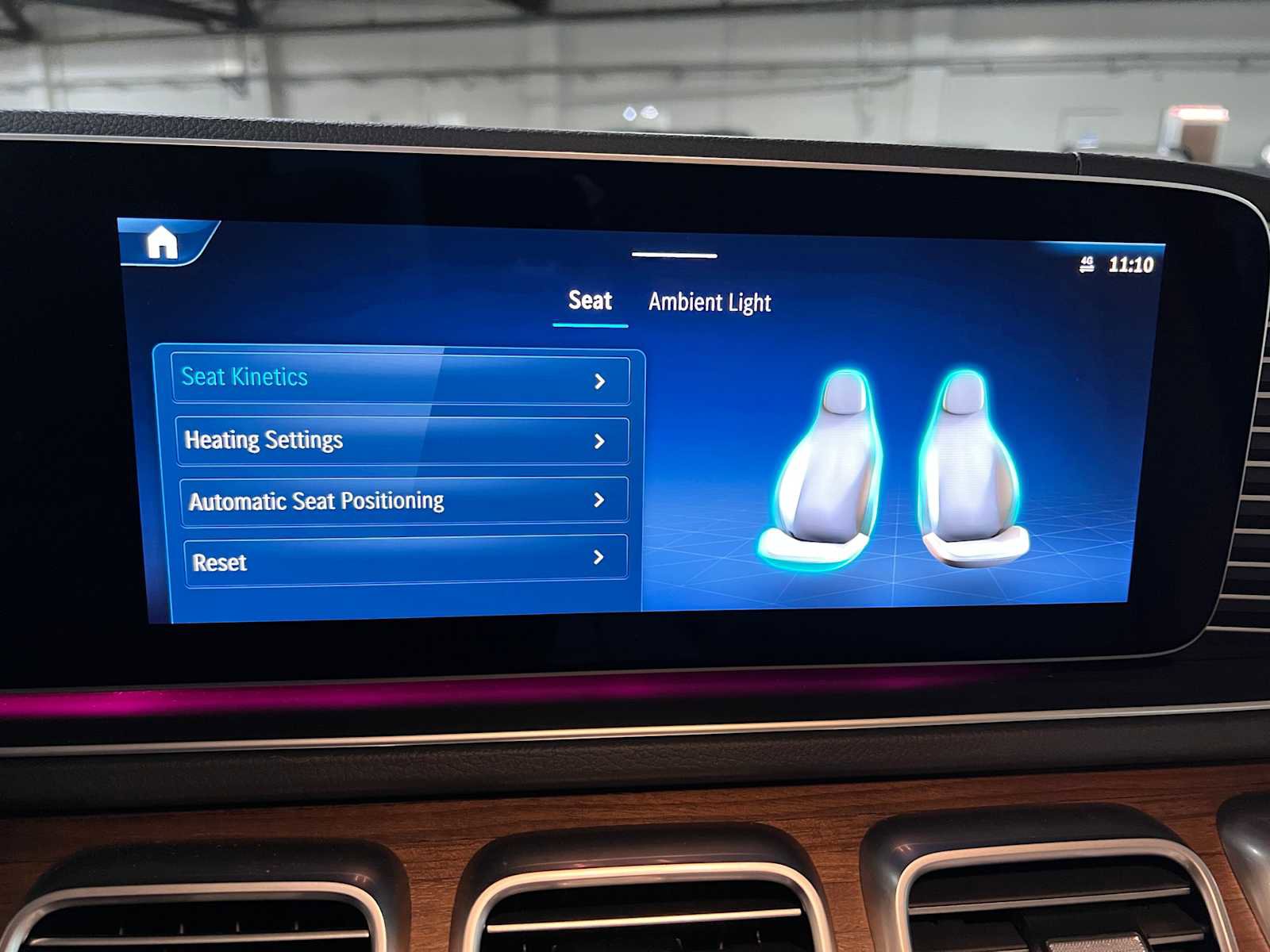 Used 2025 Mercedes-Benz GLS 450 4MATIC image 34