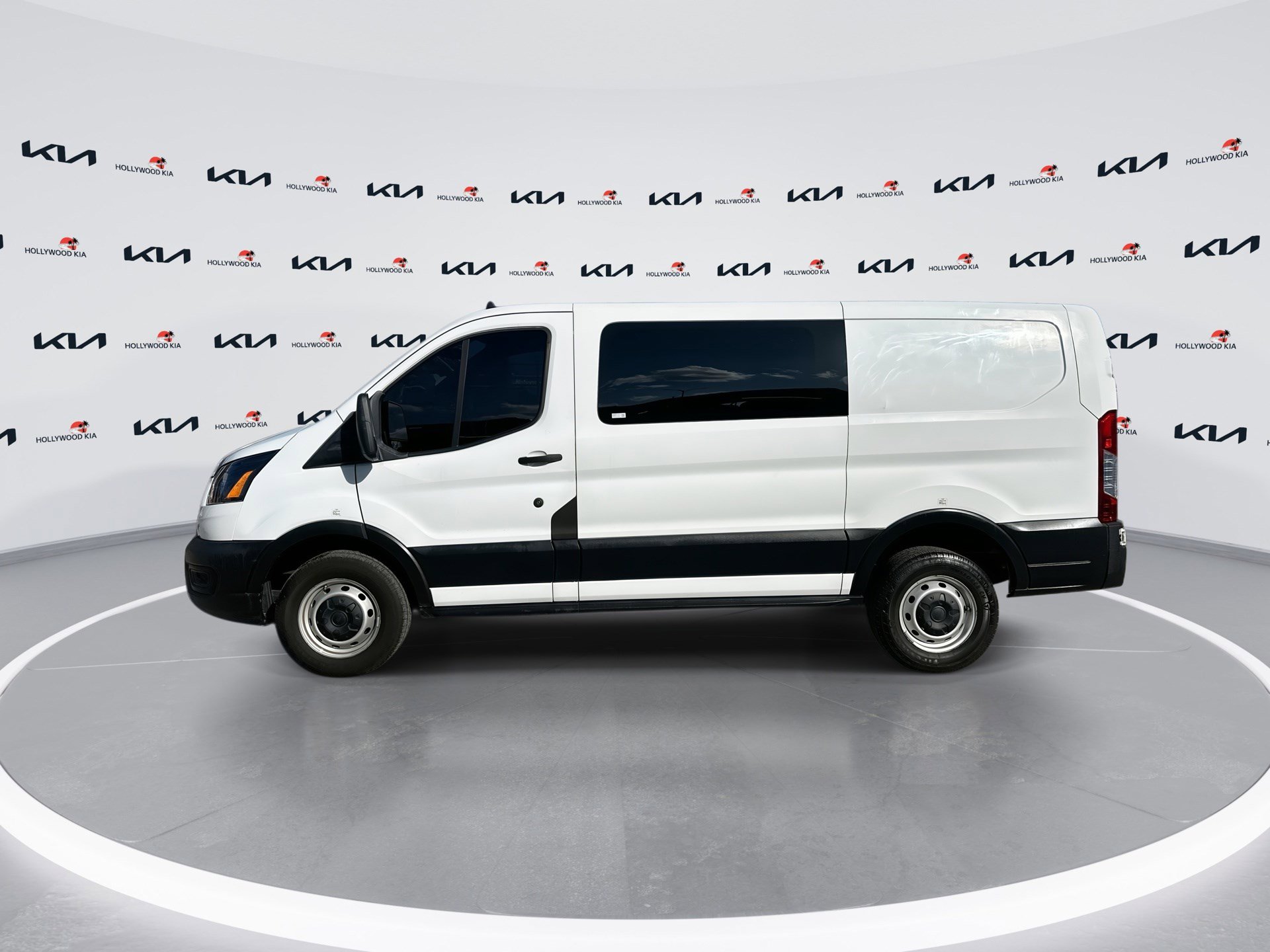 Used 2020 Ford Transit 250 130 Low Roof image 5