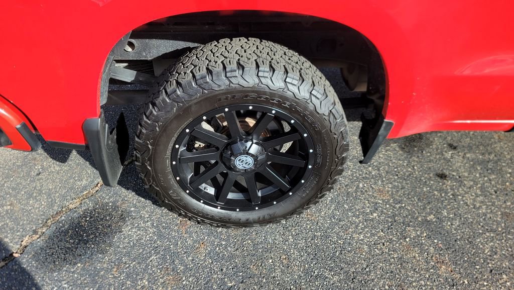 Used 2021 Chevrolet Silverado 1500 Custom w/ LPO, Dark Essentials Package image 13