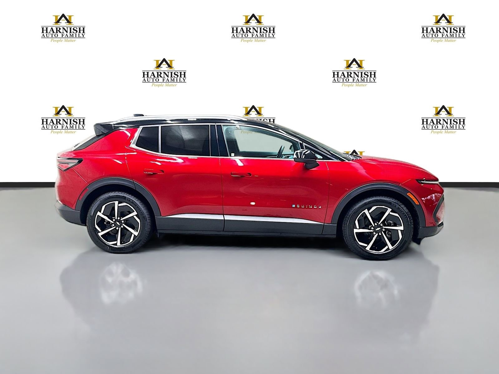 New 2026 Chevrolet Equinox EV LT image 4