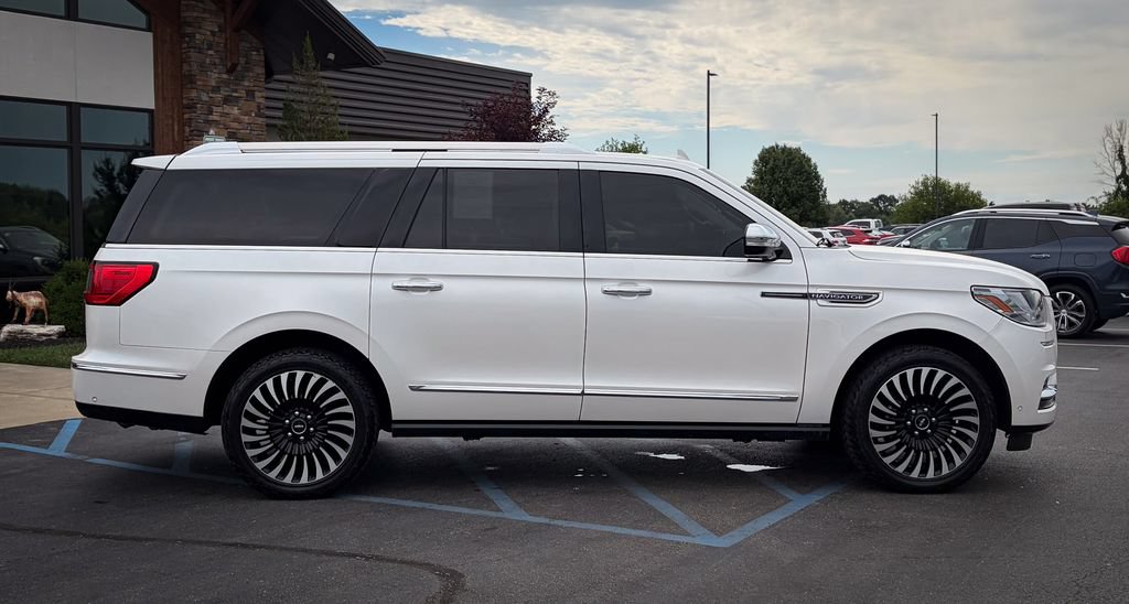 Used 2018 Lincoln Navigator L Black Label AWD/4WD image 37