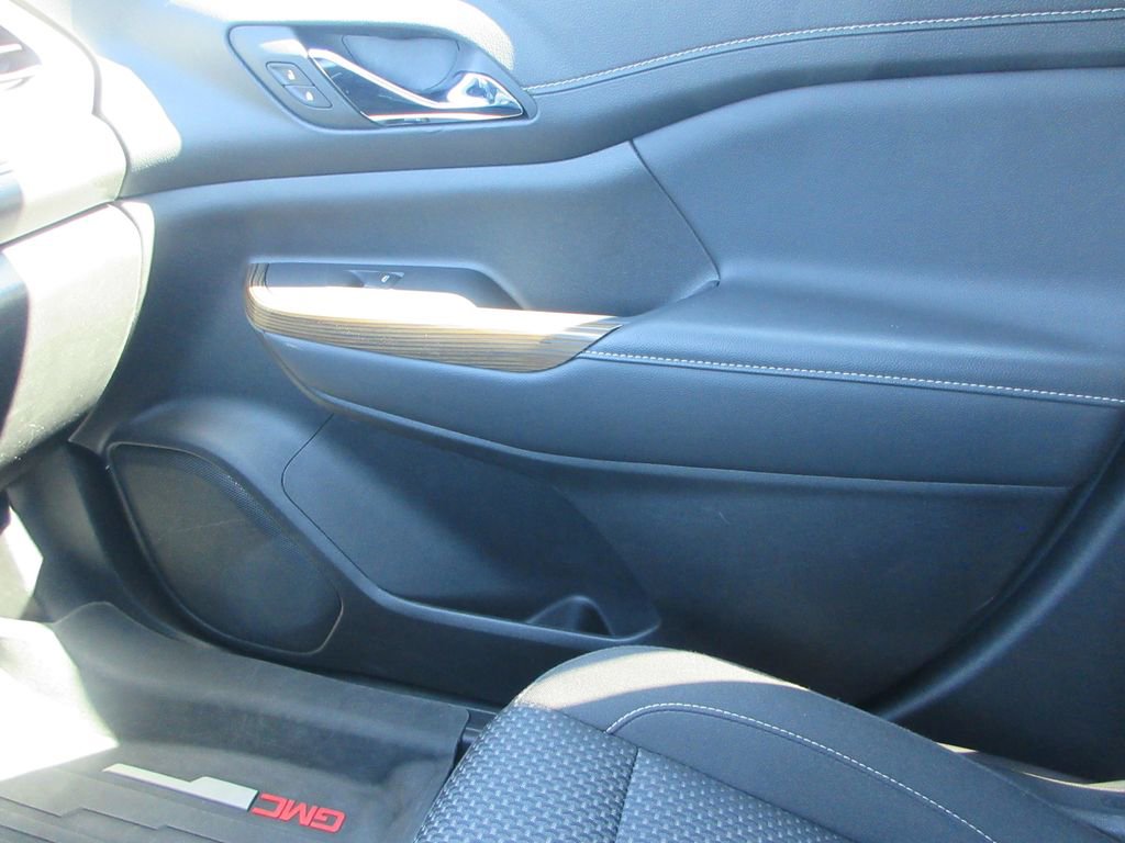 Used 2023 GMC Acadia SLE w/ Driver Convenience Package image 30