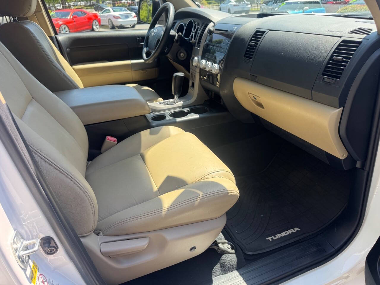 Used 2013 Toyota Tundra 4x4 Double Cab w/ SR5 Pkg image 13