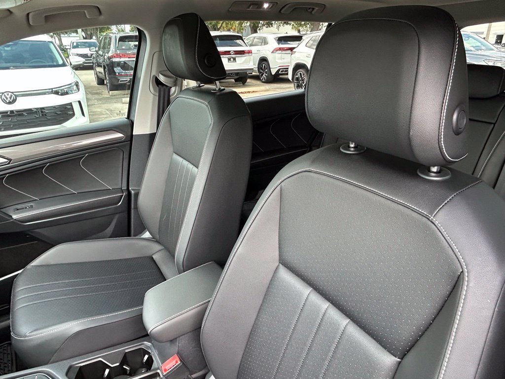 Certified 2023 Volkswagen Tiguan SE w/ Panoramic Sunroof Package FWD image 21