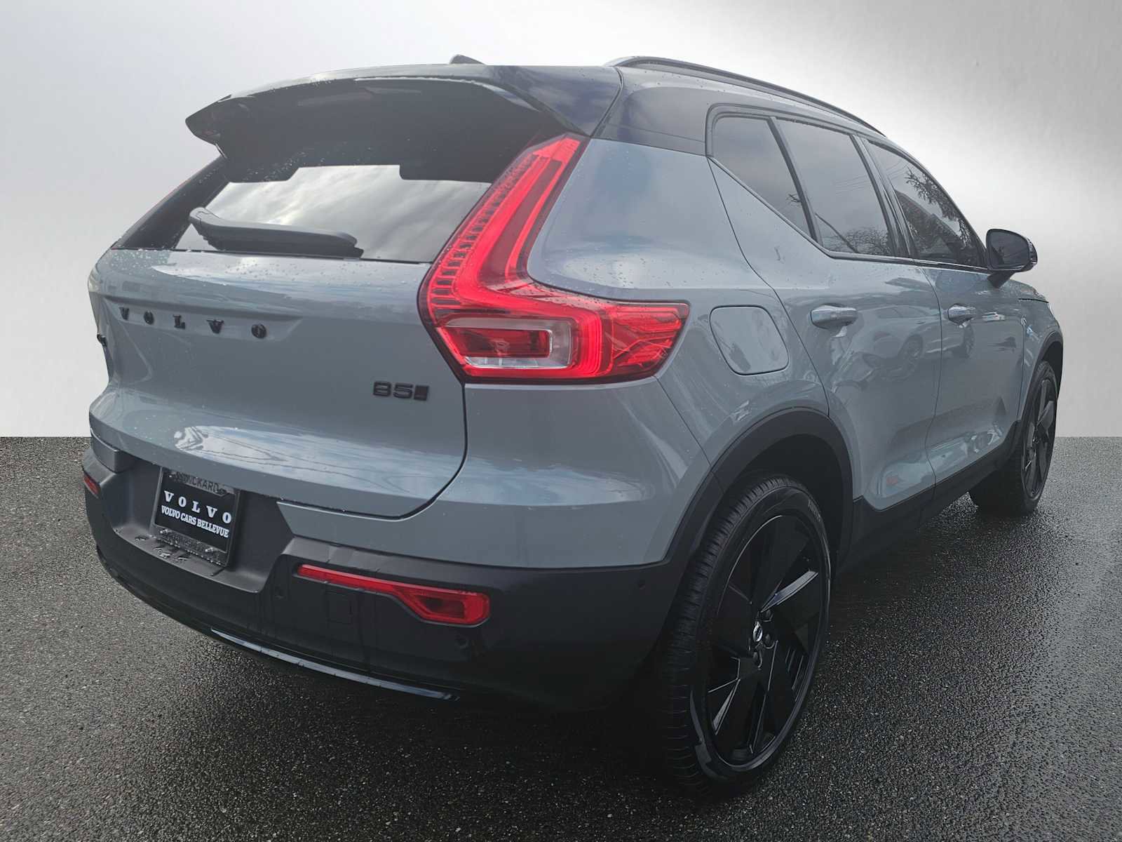 Certified 2026 Volvo XC40 B5 Ultra w/ Climate Package image 3