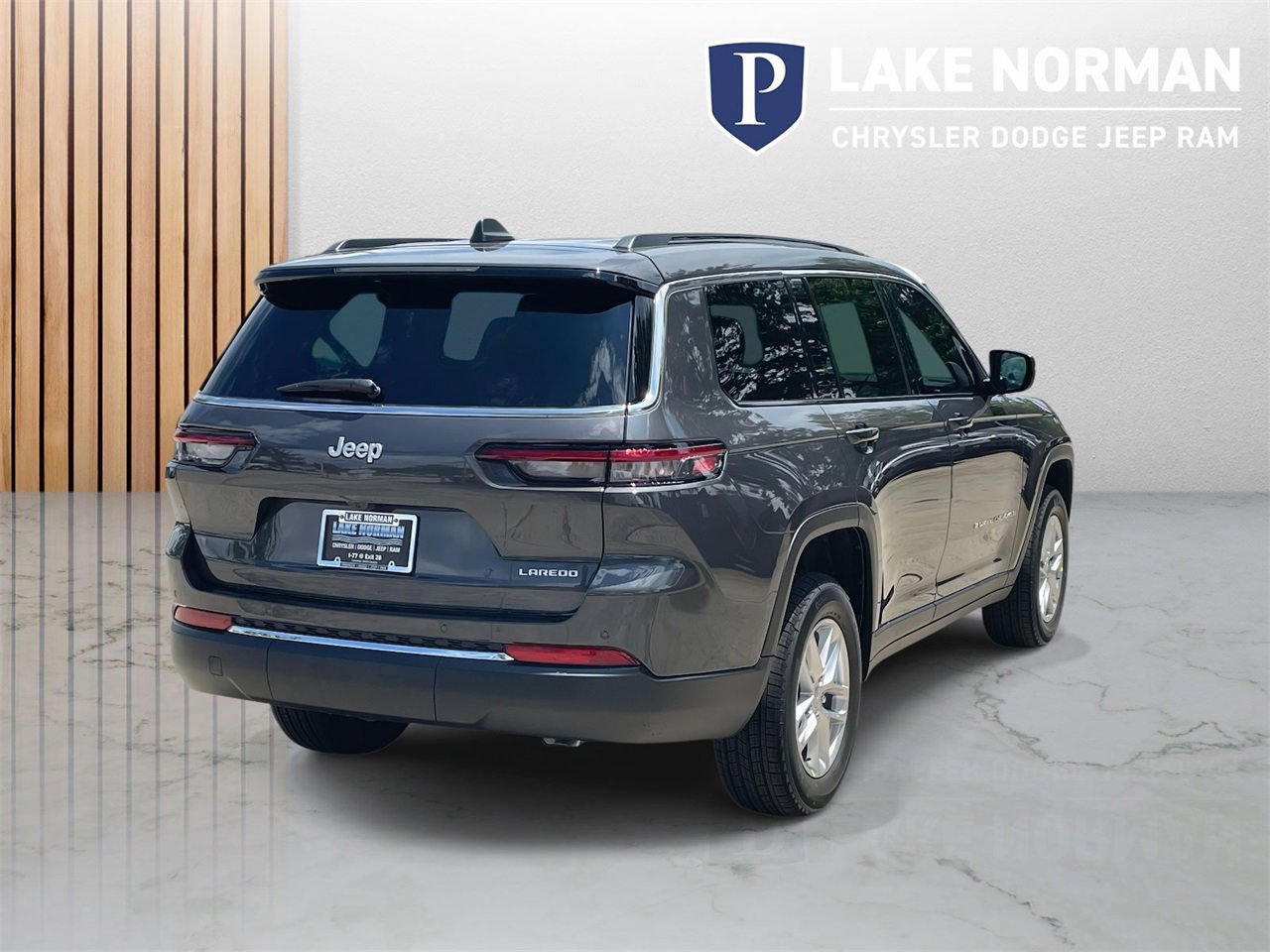New 2025 Jeep Grand Cherokee L Laredo image 9