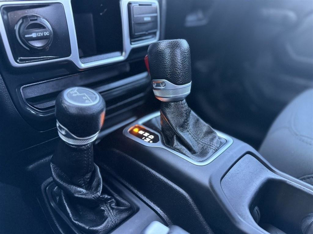 Used 2018 Jeep Wrangler Sport image 24