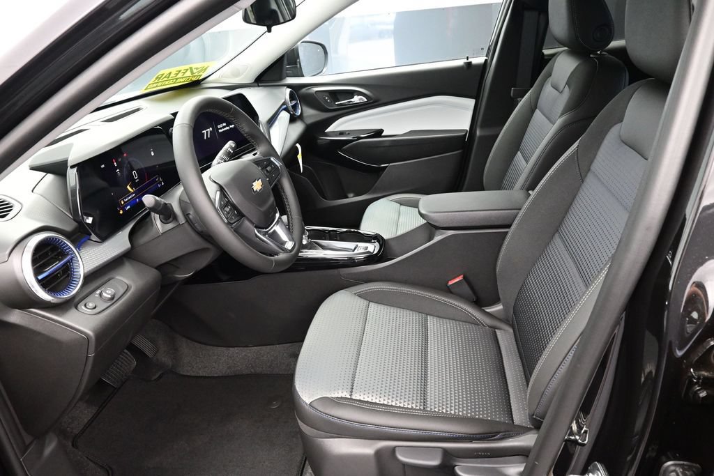 New 2026 Chevrolet Trax LT w/ Driver Confidence Package FWD image 11