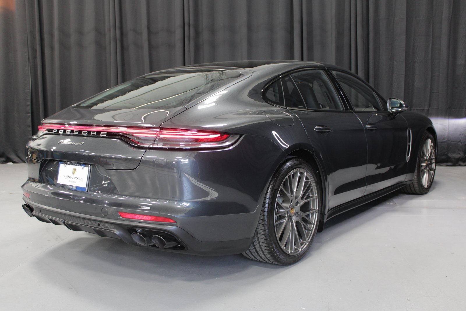 Certified 2023 Porsche Panamera 4 Platinum Edition w/ Assistance Package image 7