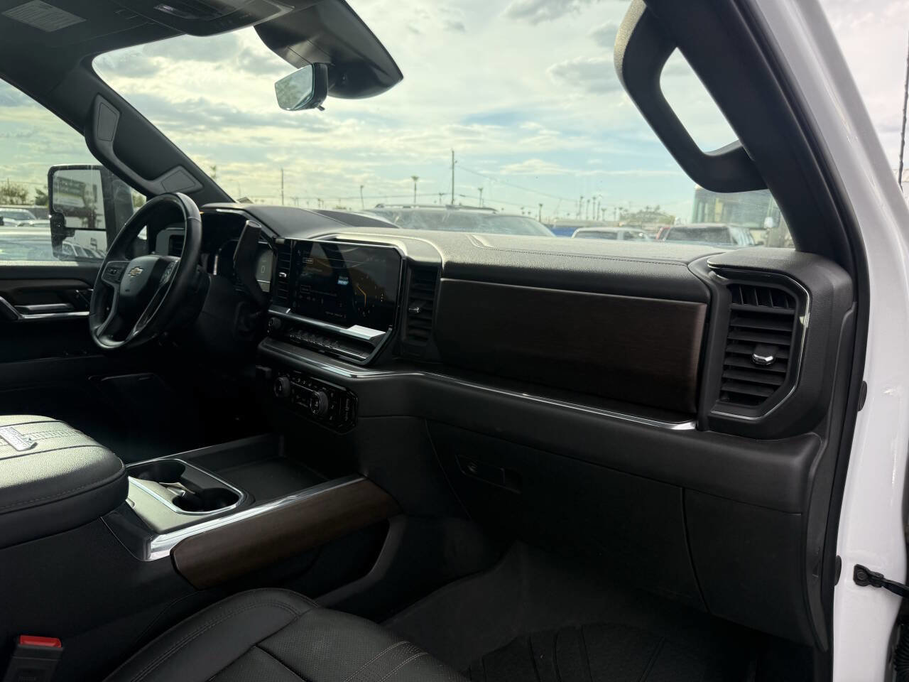 Used 2024 Chevrolet Silverado 3500 High Country w/ High Country Premium Package image 30