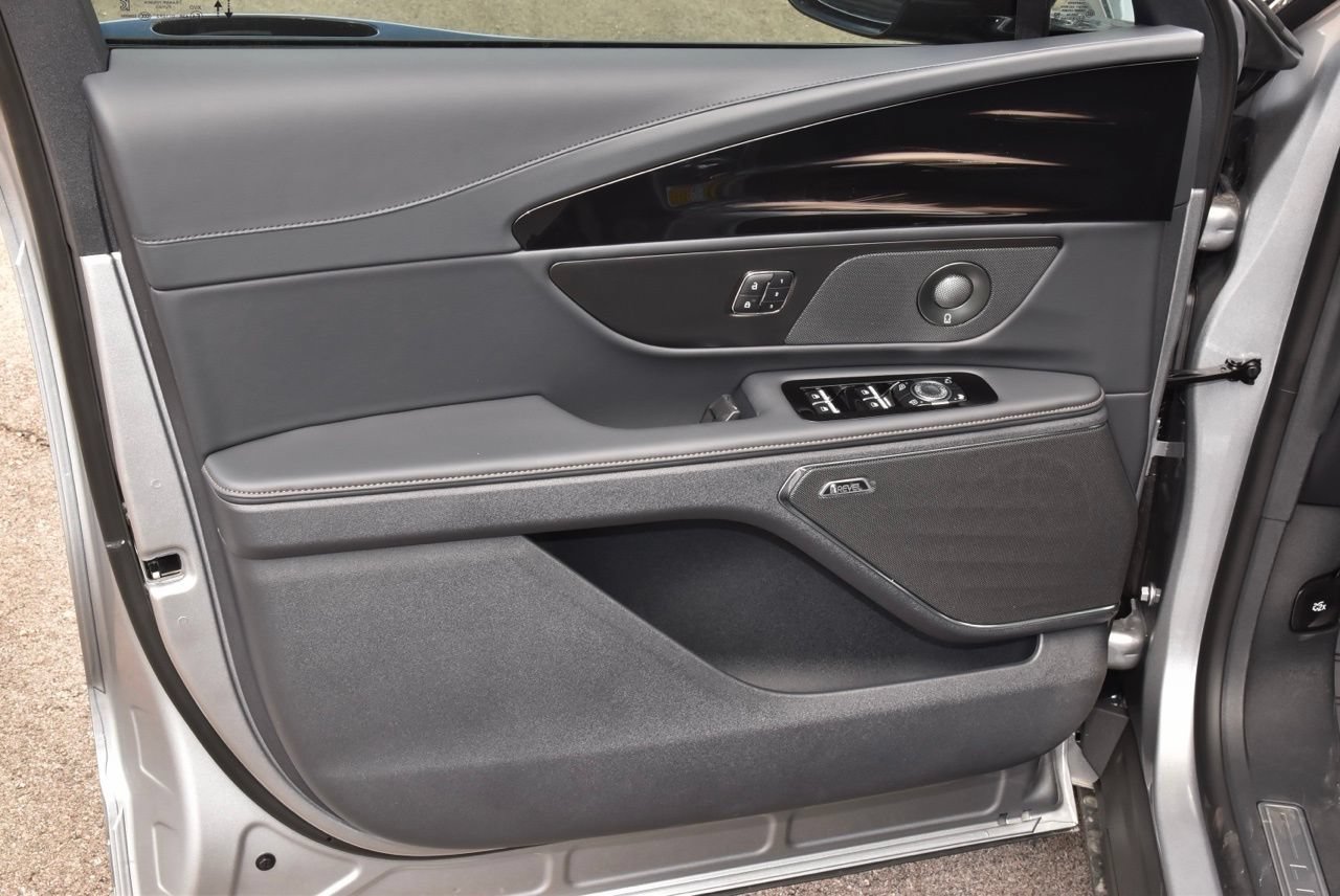 New 2026 Lincoln Nautilus Reserve AWD/4WD image 44