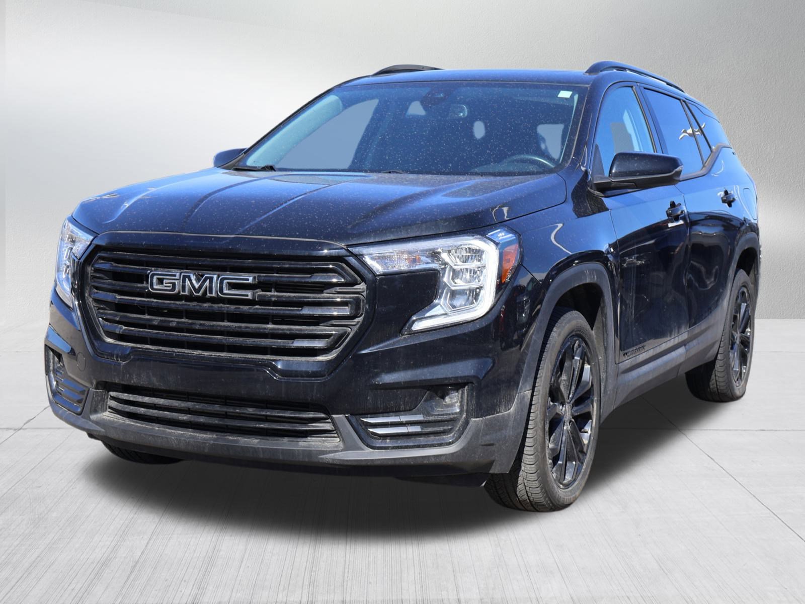 Used 2022 GMC Terrain SLT w/ Infotainment Package II image 3