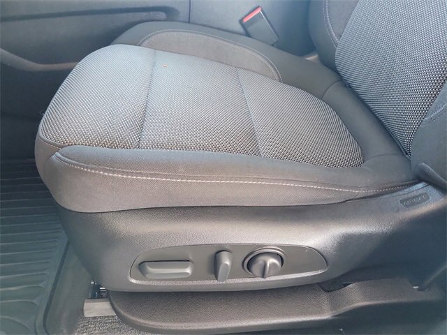 Used 2023 Chevrolet Traverse LT image 21