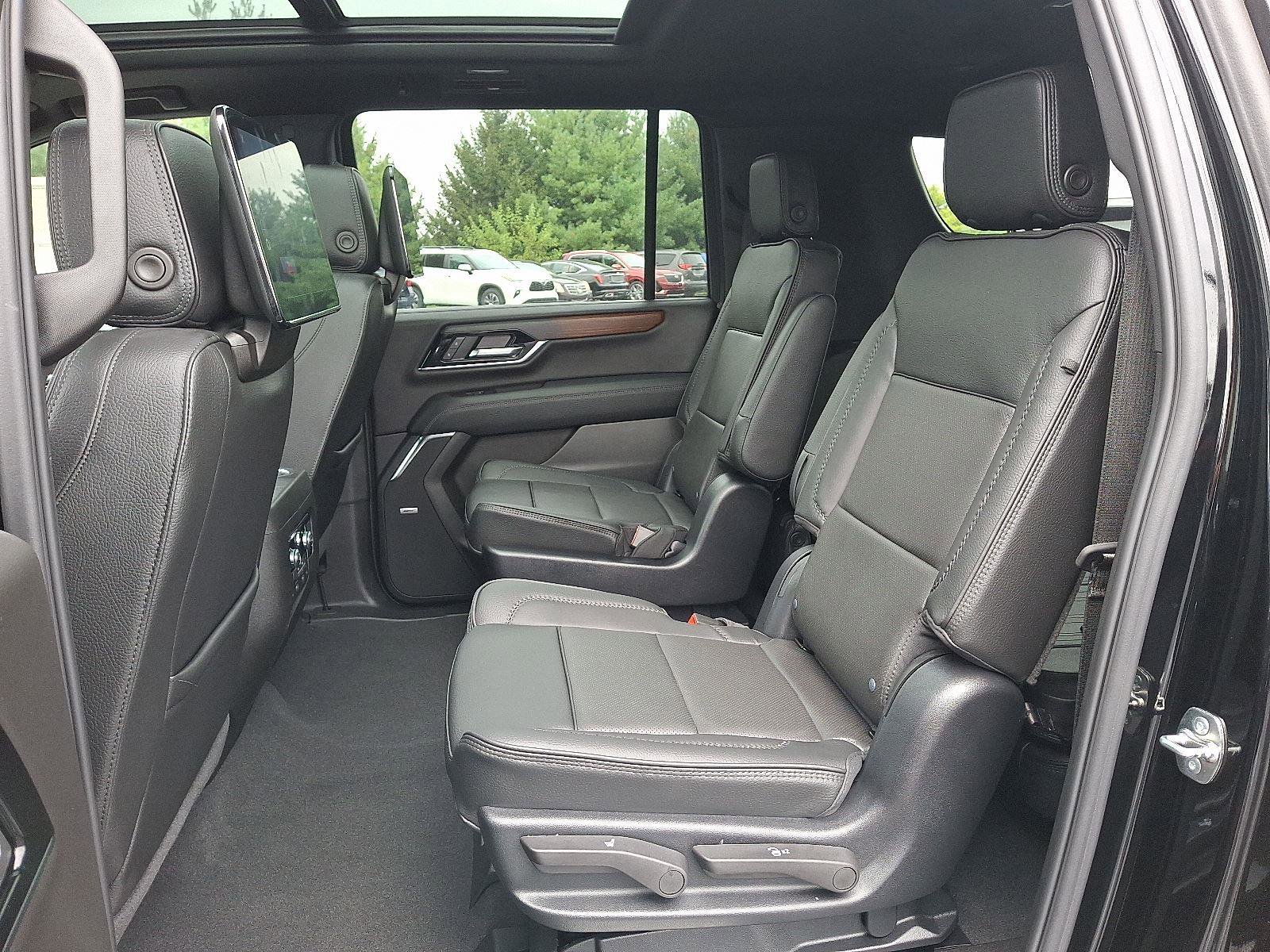 New 2025 GMC Yukon XL Denali w/ Denali Reserve Package image 5