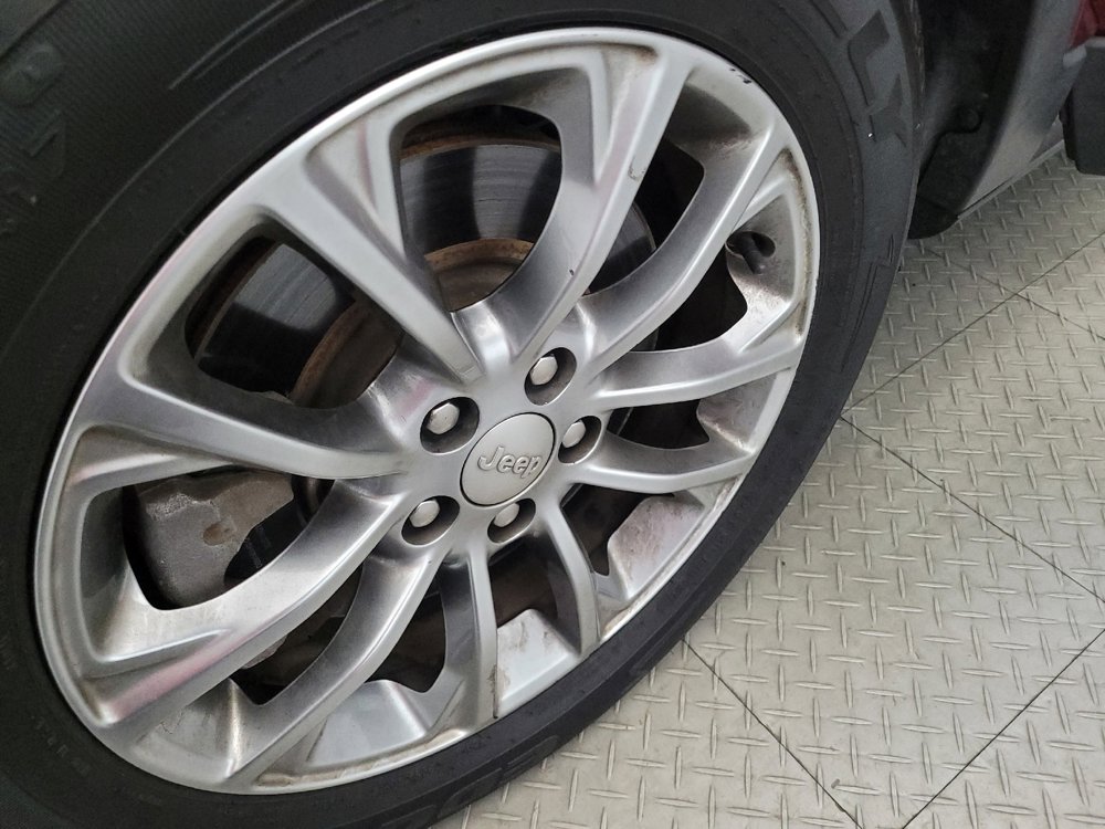 Used 2019 Jeep Cherokee Latitude Plus image 31