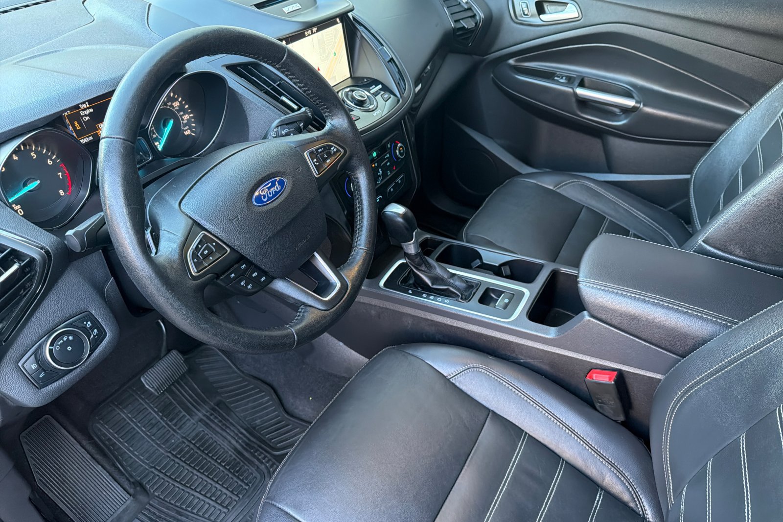 Used 2017 Ford Escape Titanium AWD/4WD image 10