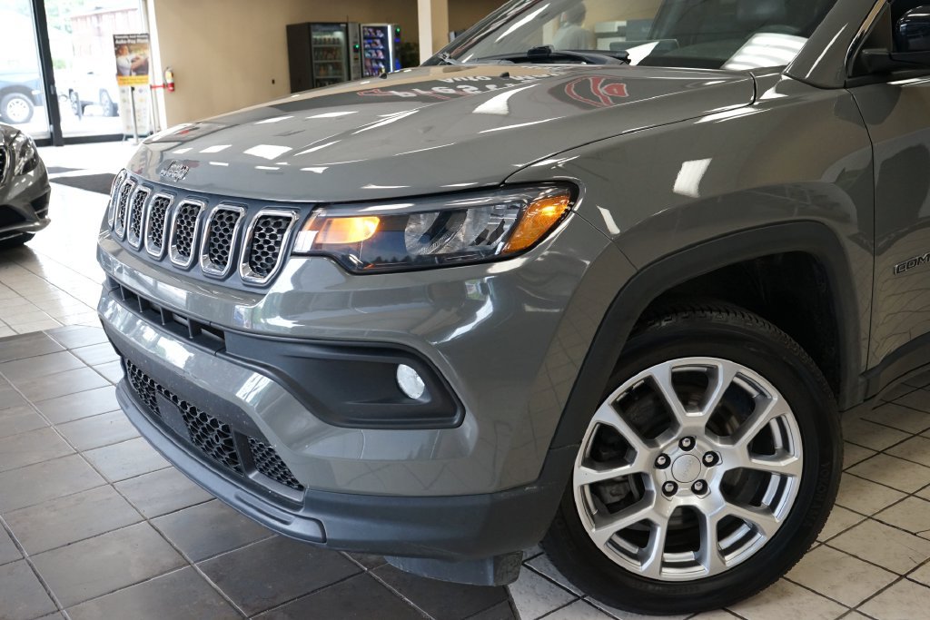 Used 2023 Jeep Compass Latitude AWD/4WD image 21