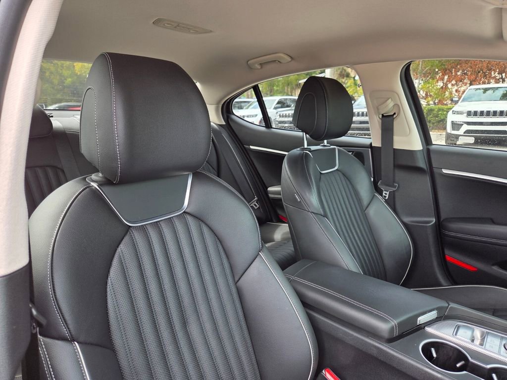 Used 2023 Genesis G70 3.3T image 11