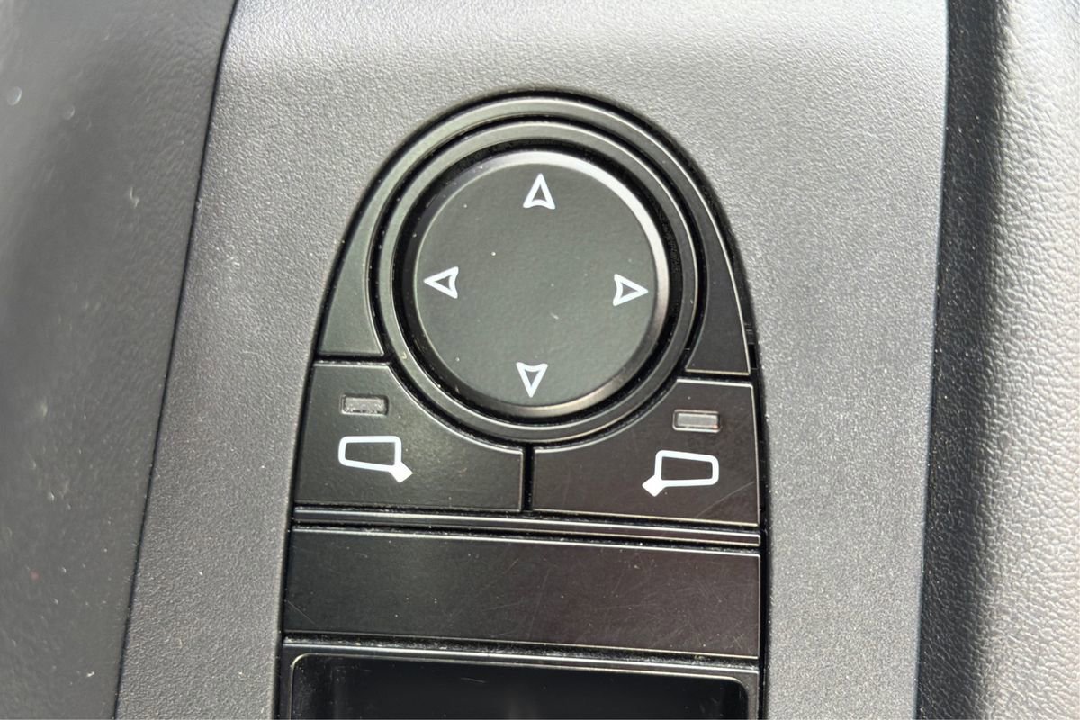 Used 2021 MAZDA MAZDA3 s image 35