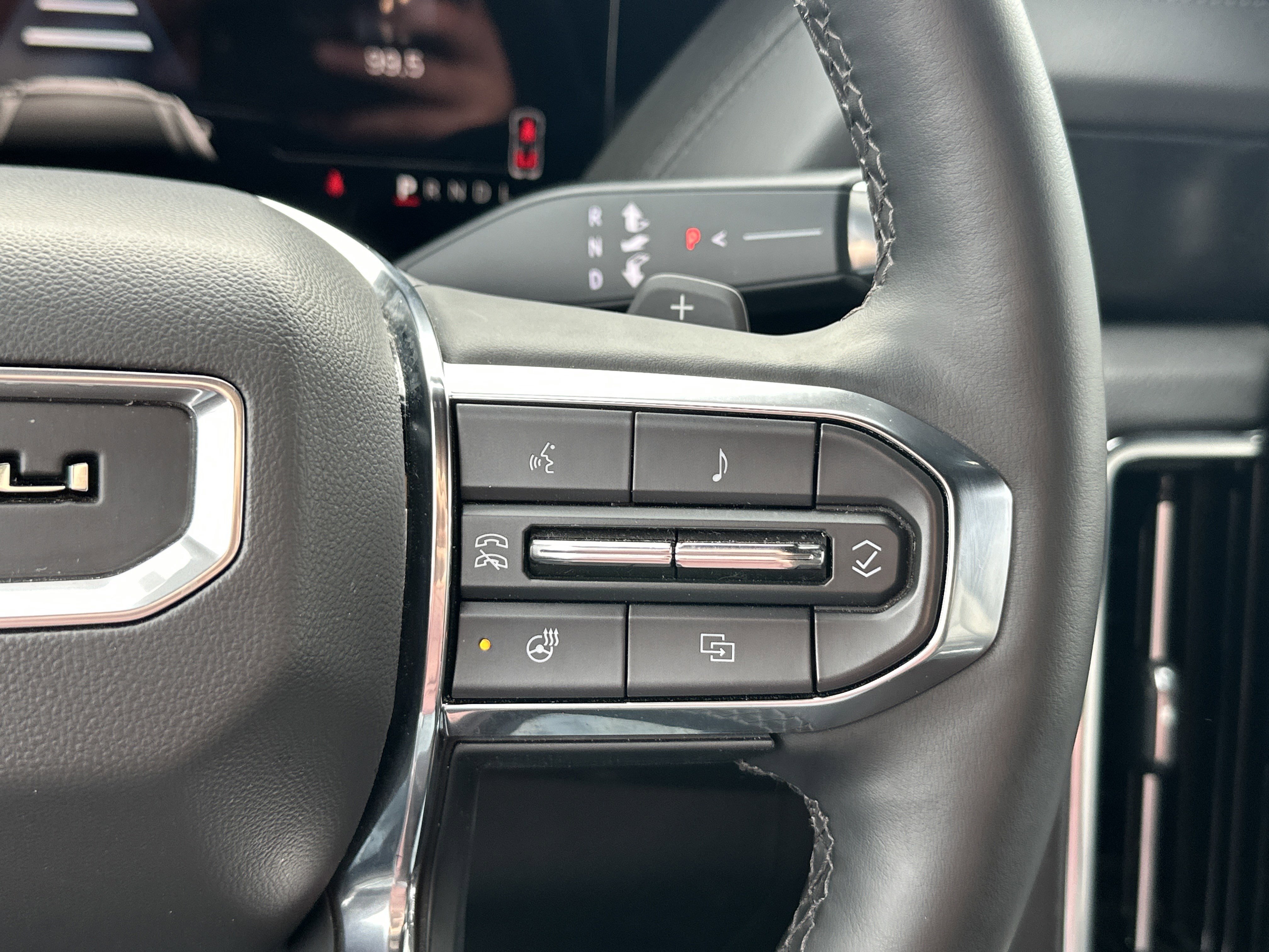 Certified 2025 GMC Yukon XL Denali image 19